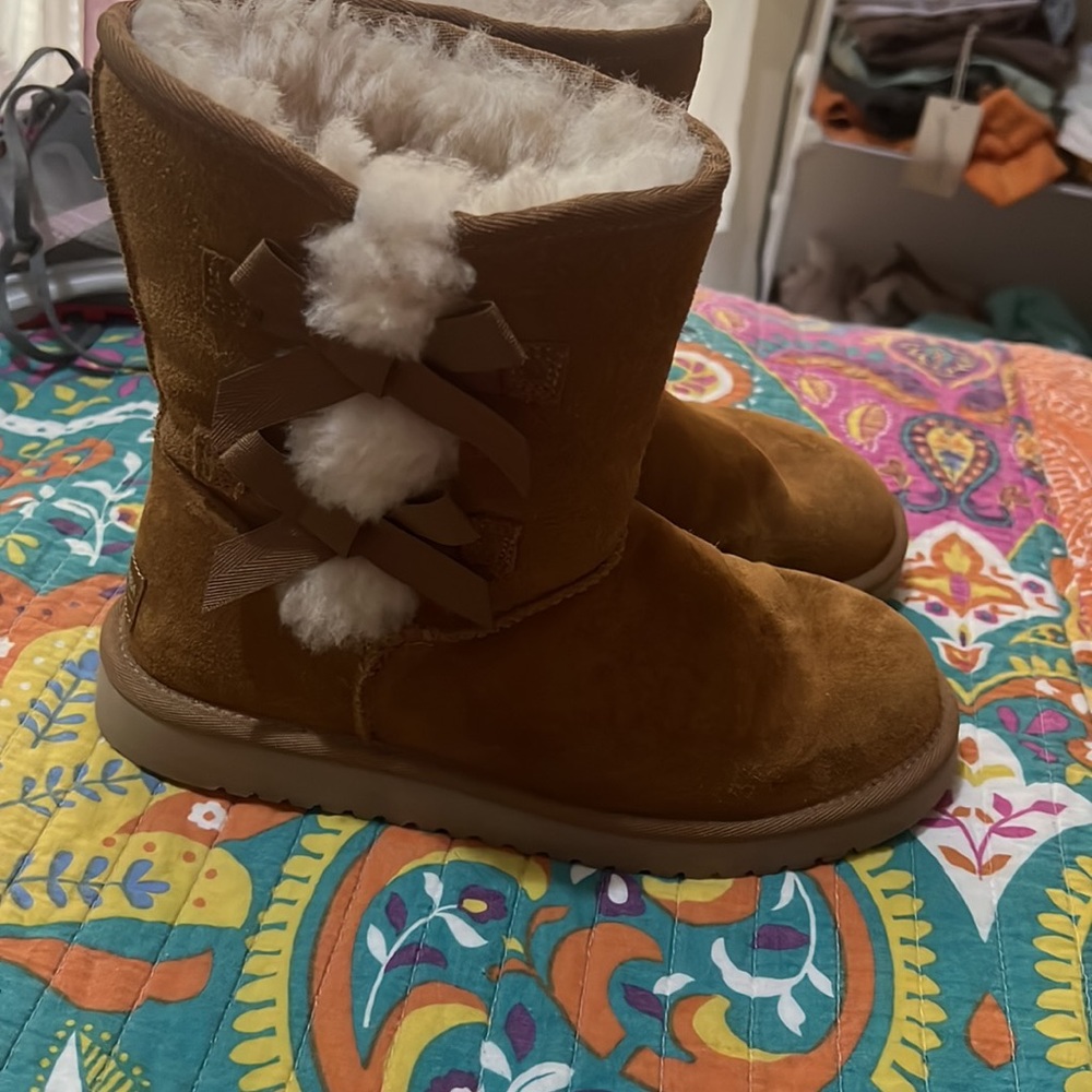 uggs - Picture 2 of 3